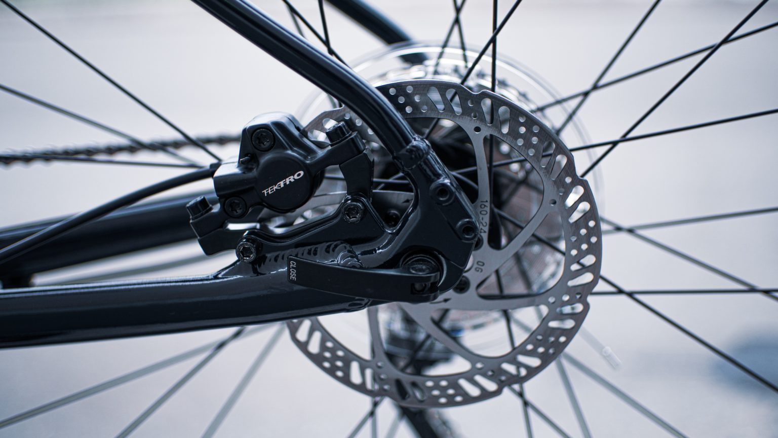 Rim brakes versus disc brakes: which is better? - Mustachescactus RERWRZQPA9A Unsplash 1536x864