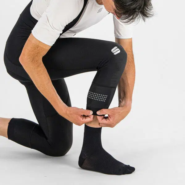 Sportful Neo Bibknicker on bent knee