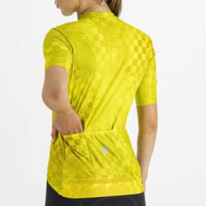 Sportful Rocket W Jersey close up with hand in pocket