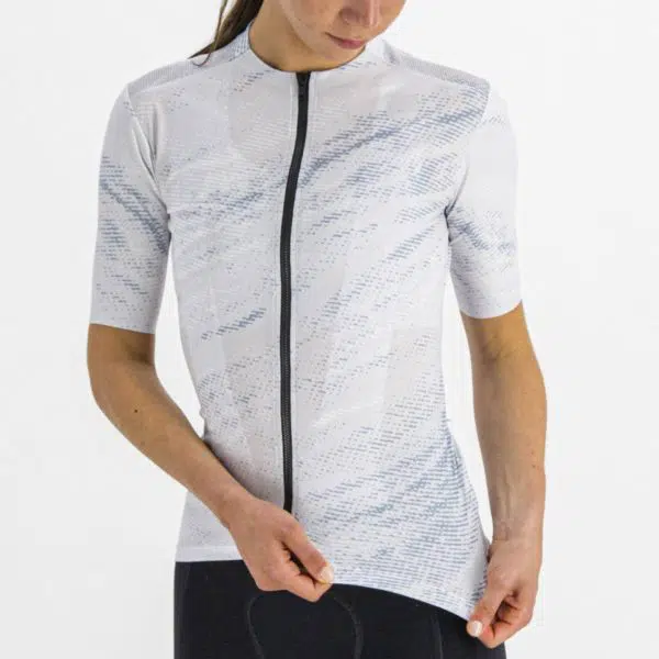 Sportful Cliff Supergiara W Jersey tugging at front