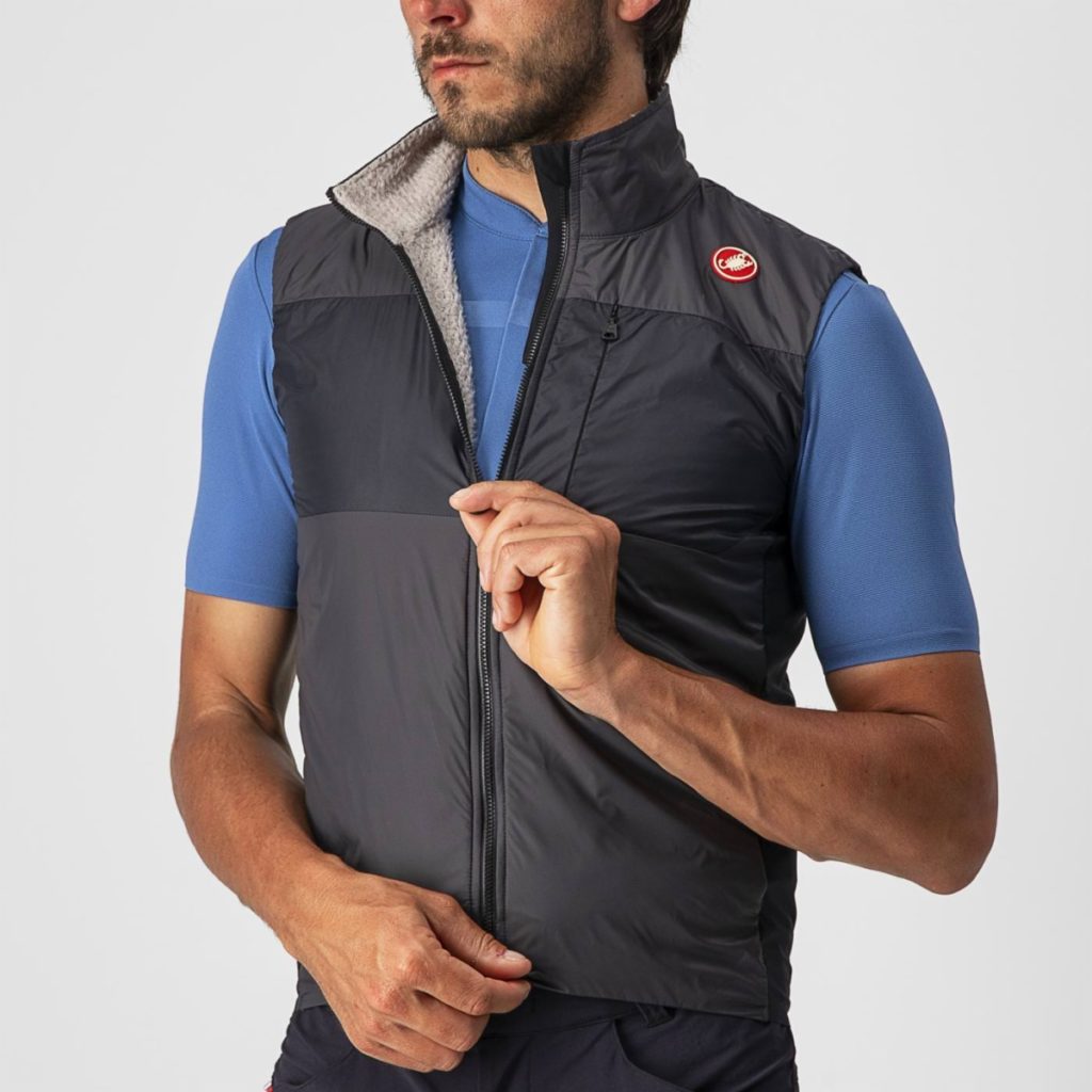 Castelli Unlimited Puffy Vest zipping up