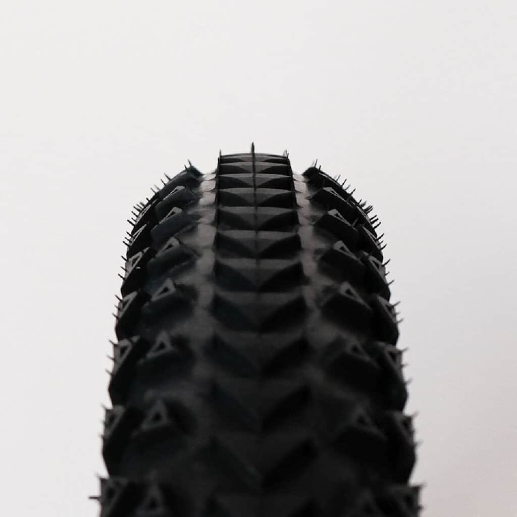 Ultradynamico Mars Robusto tread