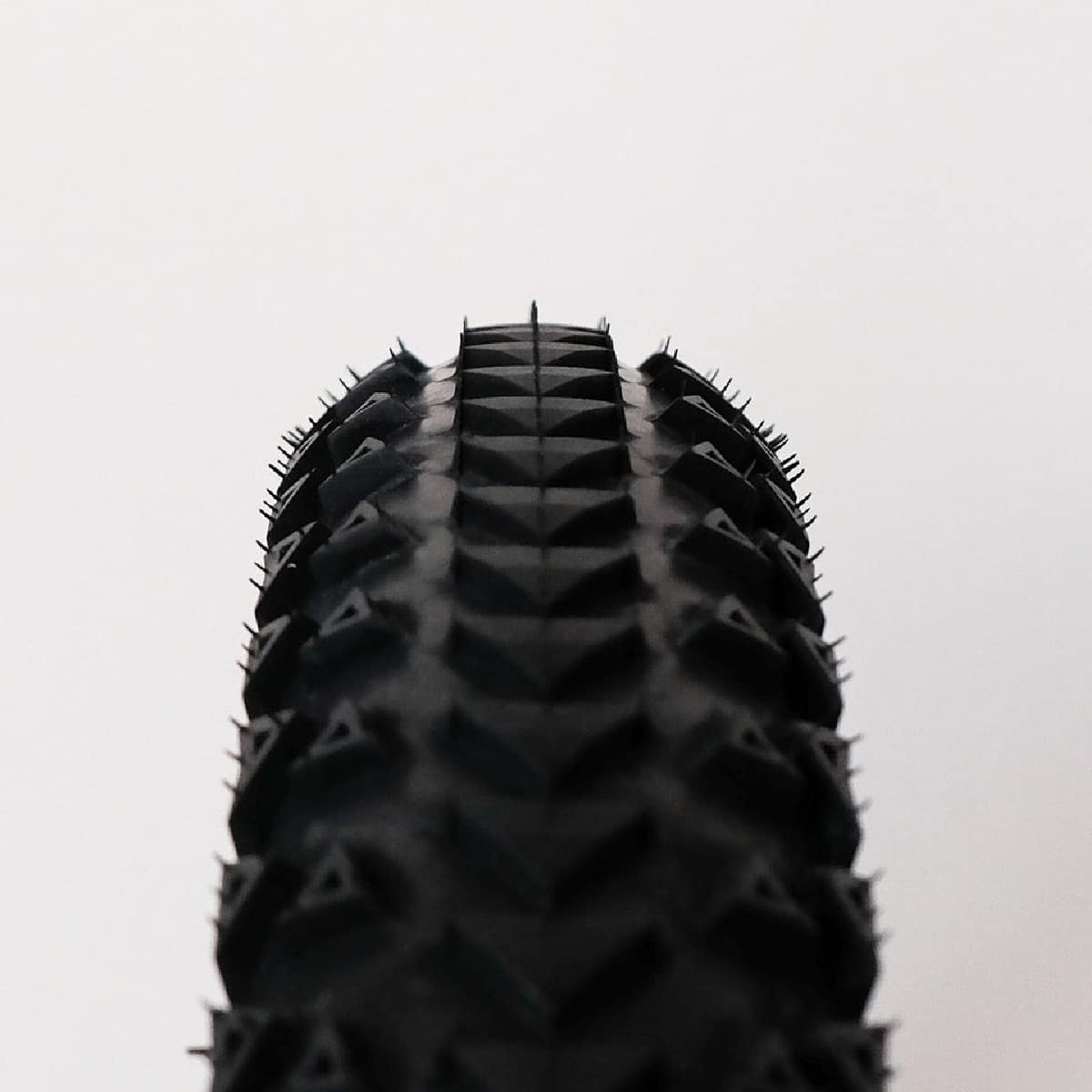 Ultradynamico Mars Robusto tread