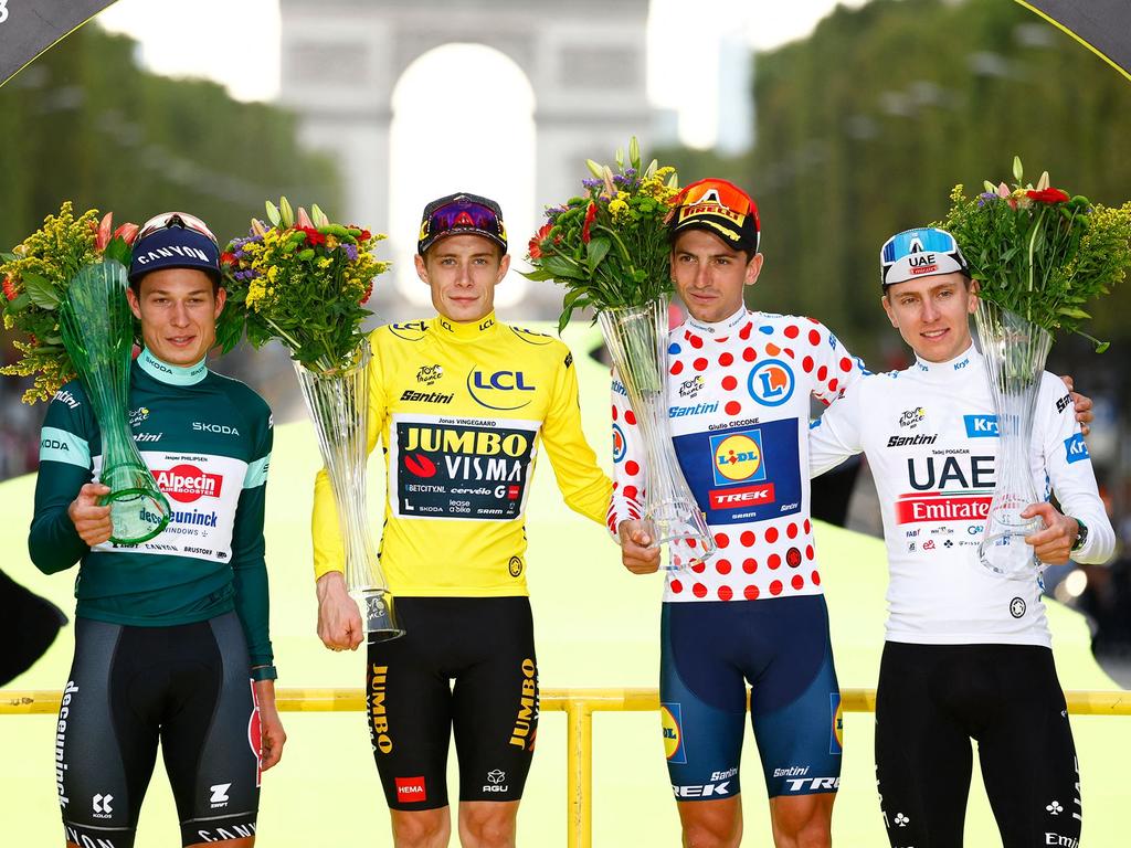 tour de france podium featurinng tadej and jonas