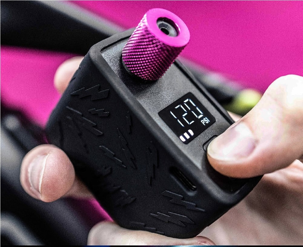 Muc-Off Airmach 2 held in hand